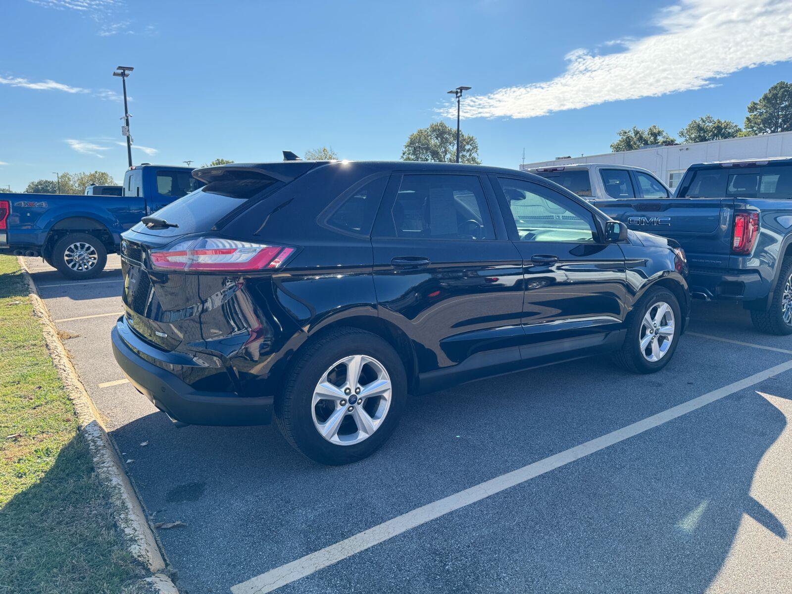 Used 2020 Ford Edge SE AWD/4WD image 4