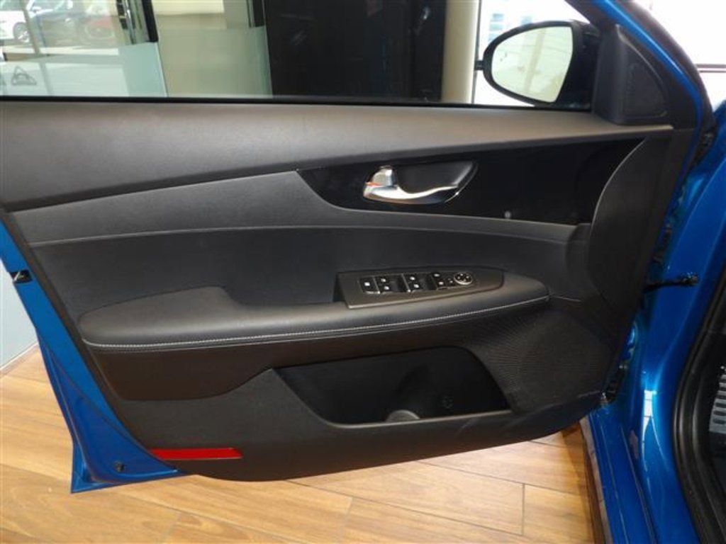 Used 2023 Kia Forte GT-Line w/ GT-Line Premium Package image 24