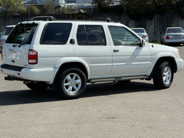 Used 2001 Nissan Pathfinder LE AWD/4WD image 7