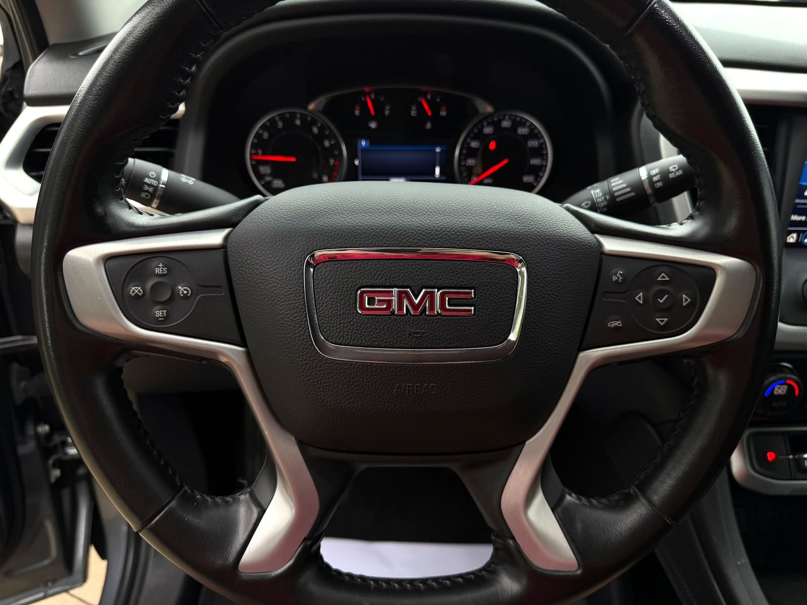 Used 2020 GMC Acadia SLE FWD image 21