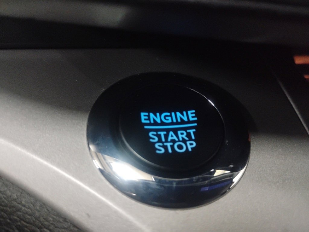 Used 2024 Ford Explorer XLT w/ Equipment Group 202A image 14