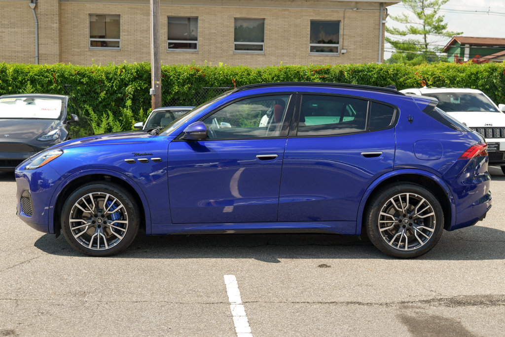 Used 2023 Maserati Grecale Modena AWD/4WD image 4