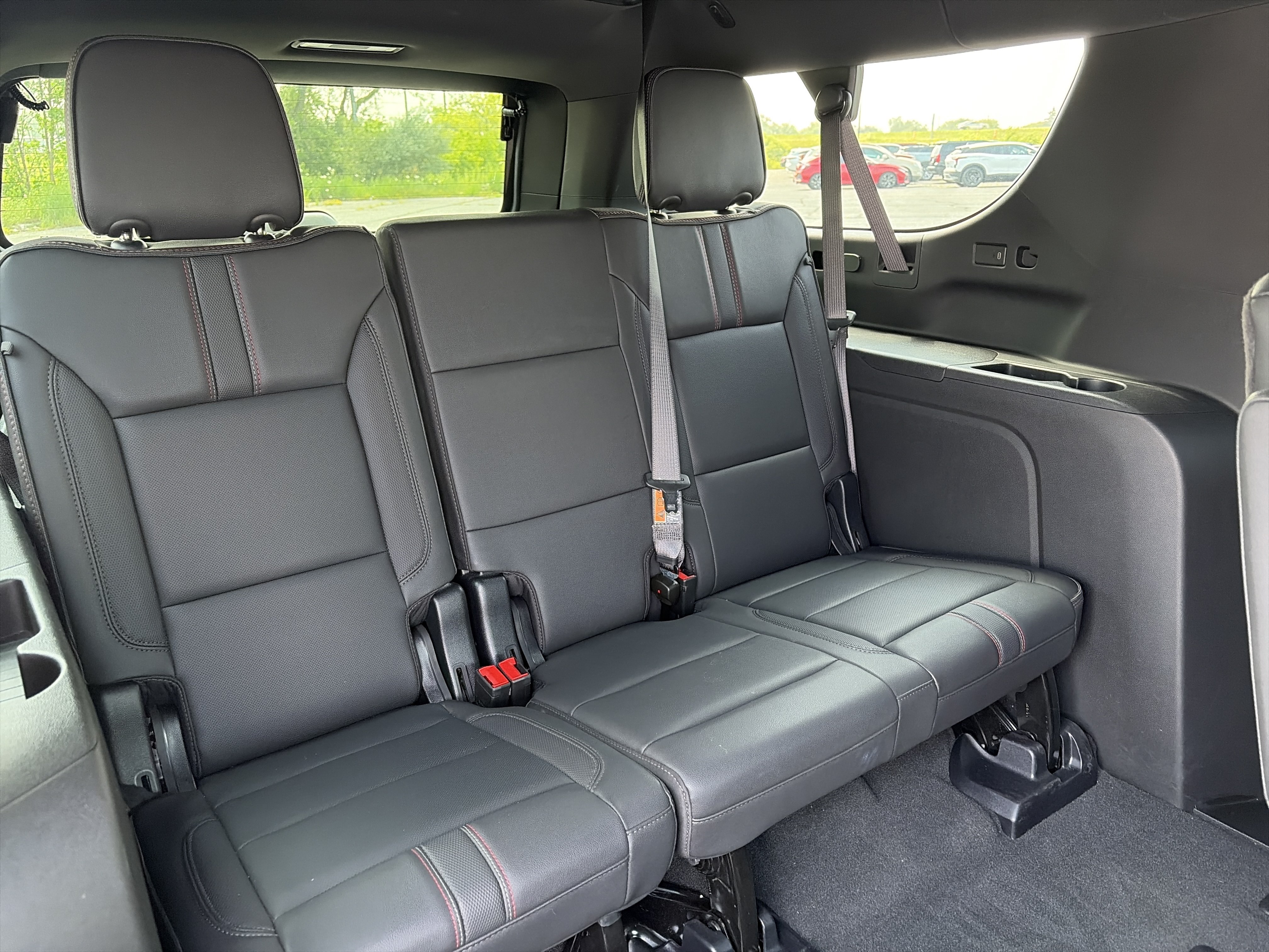 Used 2025 Chevrolet Suburban RST w/ Comfort Package AWD/4WD image 15