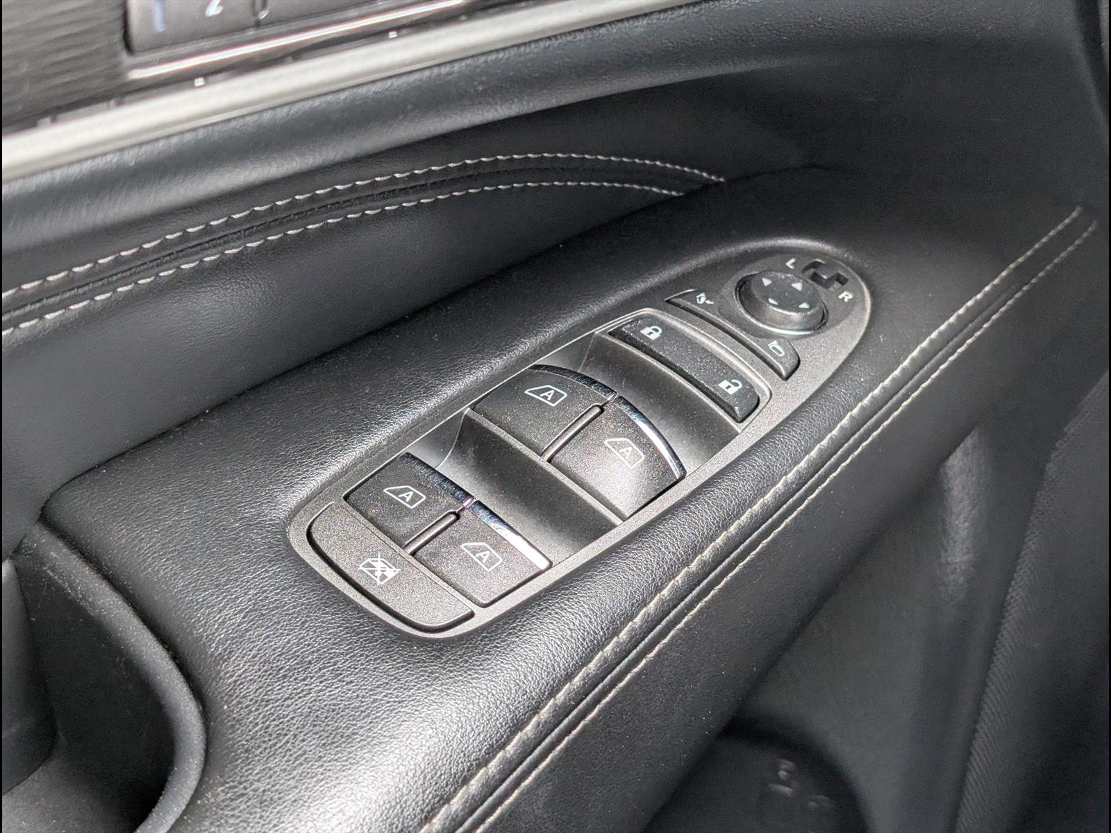 Used 2020 INFINITI QX60 Luxe w/ Essential Package FWD image 23