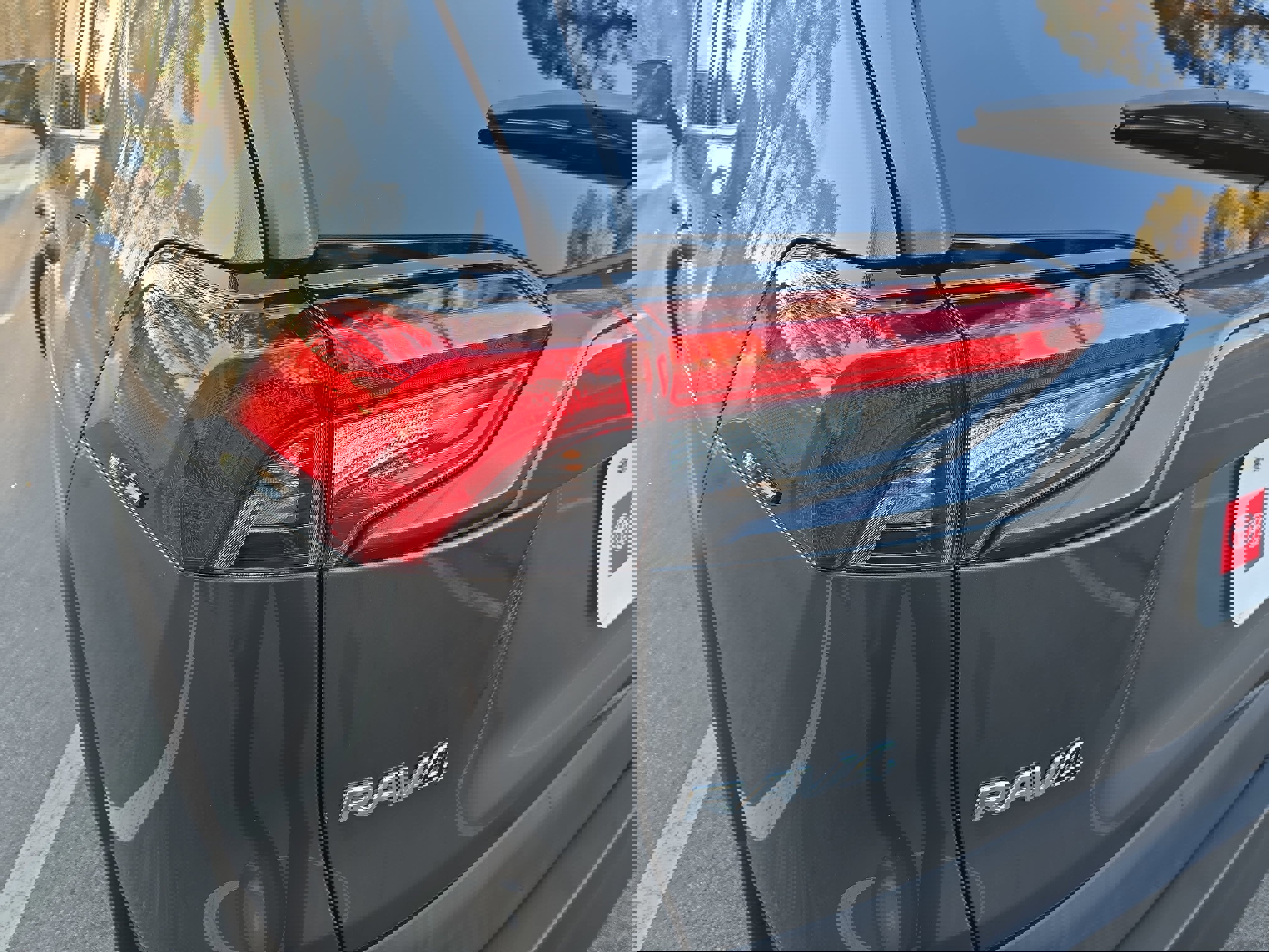 Certified 2021 Toyota RAV4 LE image 34