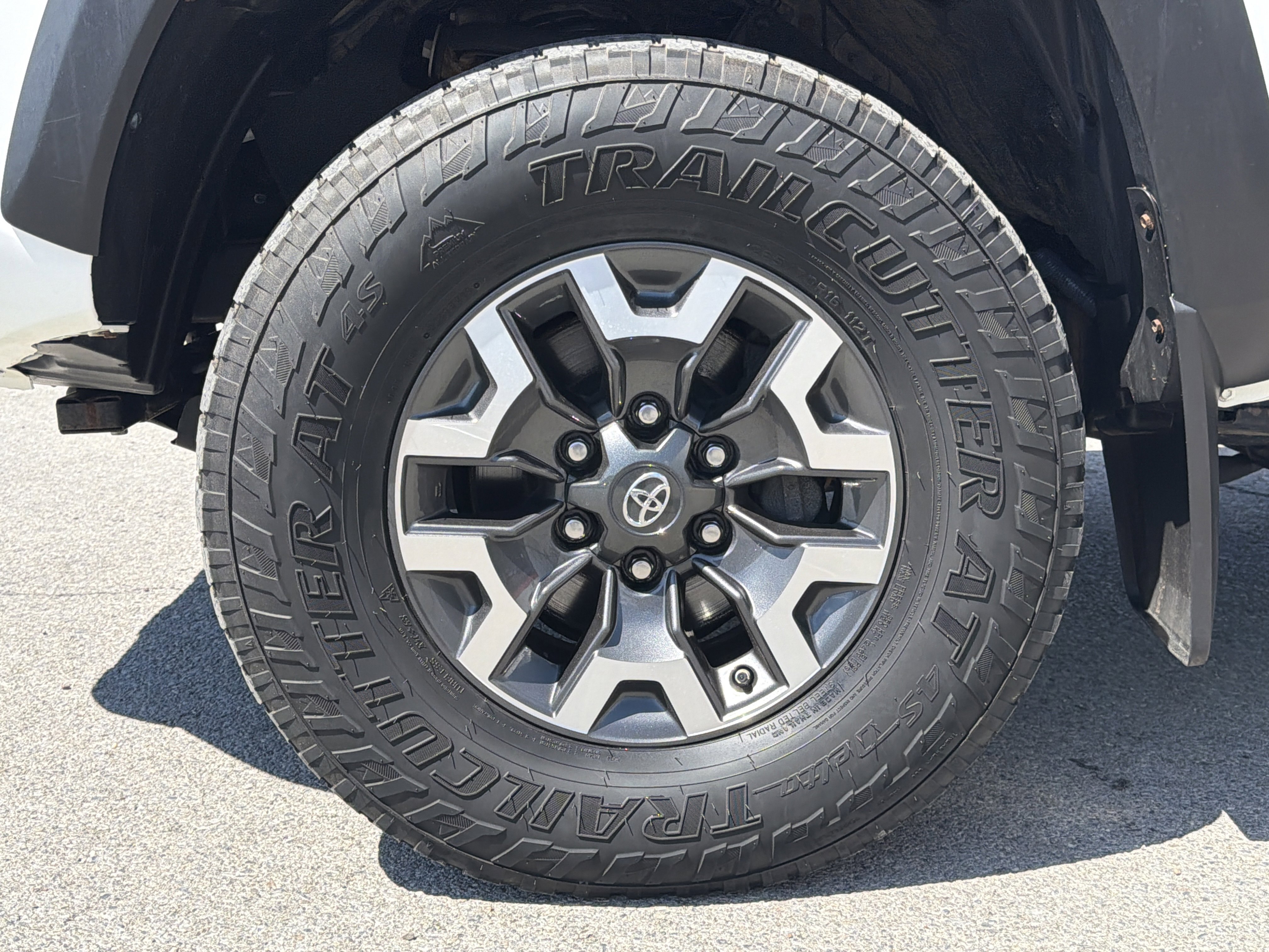 Used 2021 Toyota Tacoma TRD Off-Road w/ Technology Package image 39