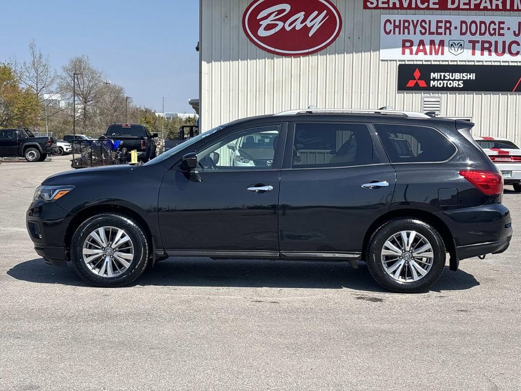 Used 2020 Nissan Pathfinder S AWD/4WD image 2