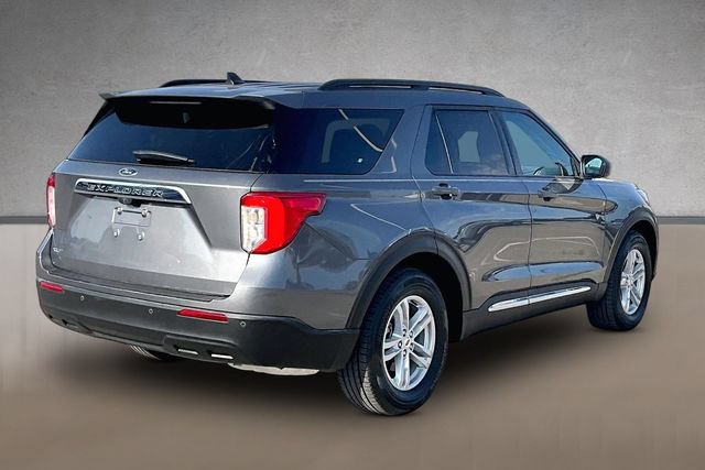 Used 2022 Ford Explorer XLT RWD image 2