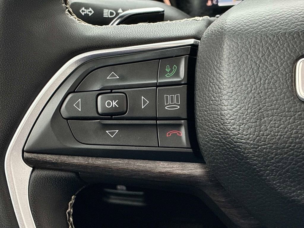 Certified 2023 Jeep Grand Cherokee 4WD 4xe w/ Luxury Tech Group II image 26