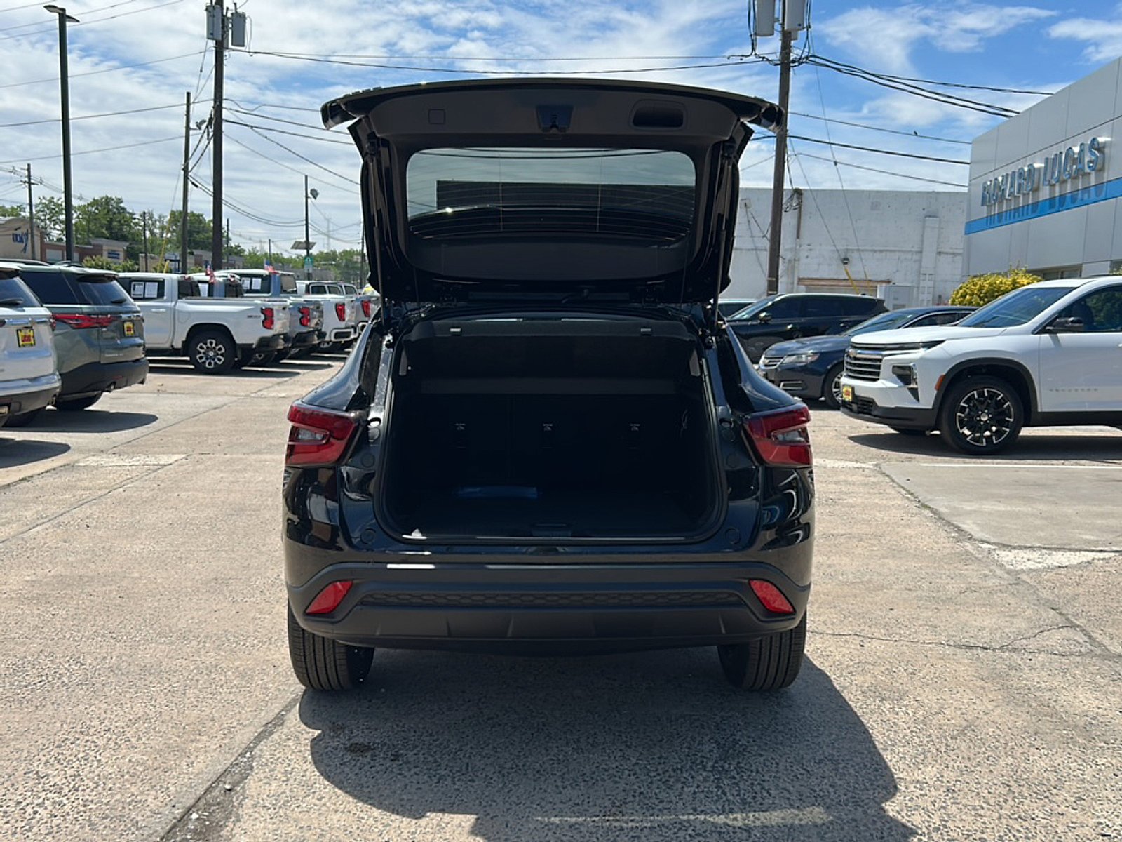 New 2026 Chevrolet Trax LT w/ Driver Confidence Package FWD image 11