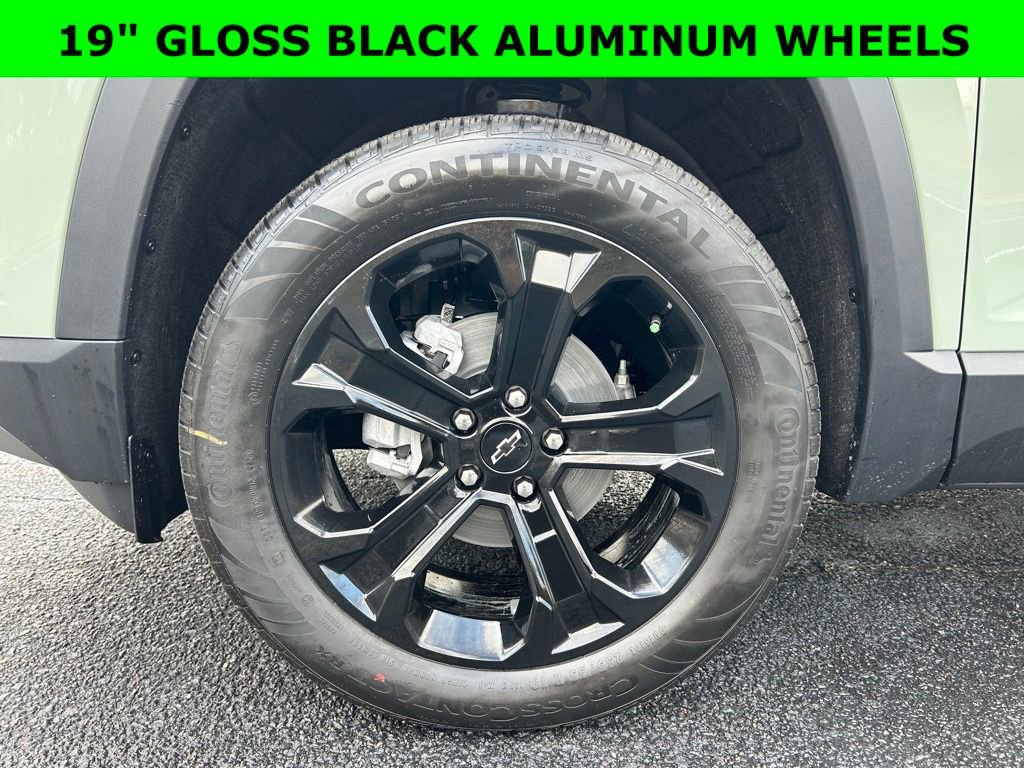 New 2026 Chevrolet Equinox LT w/ Midnight Edition image 3