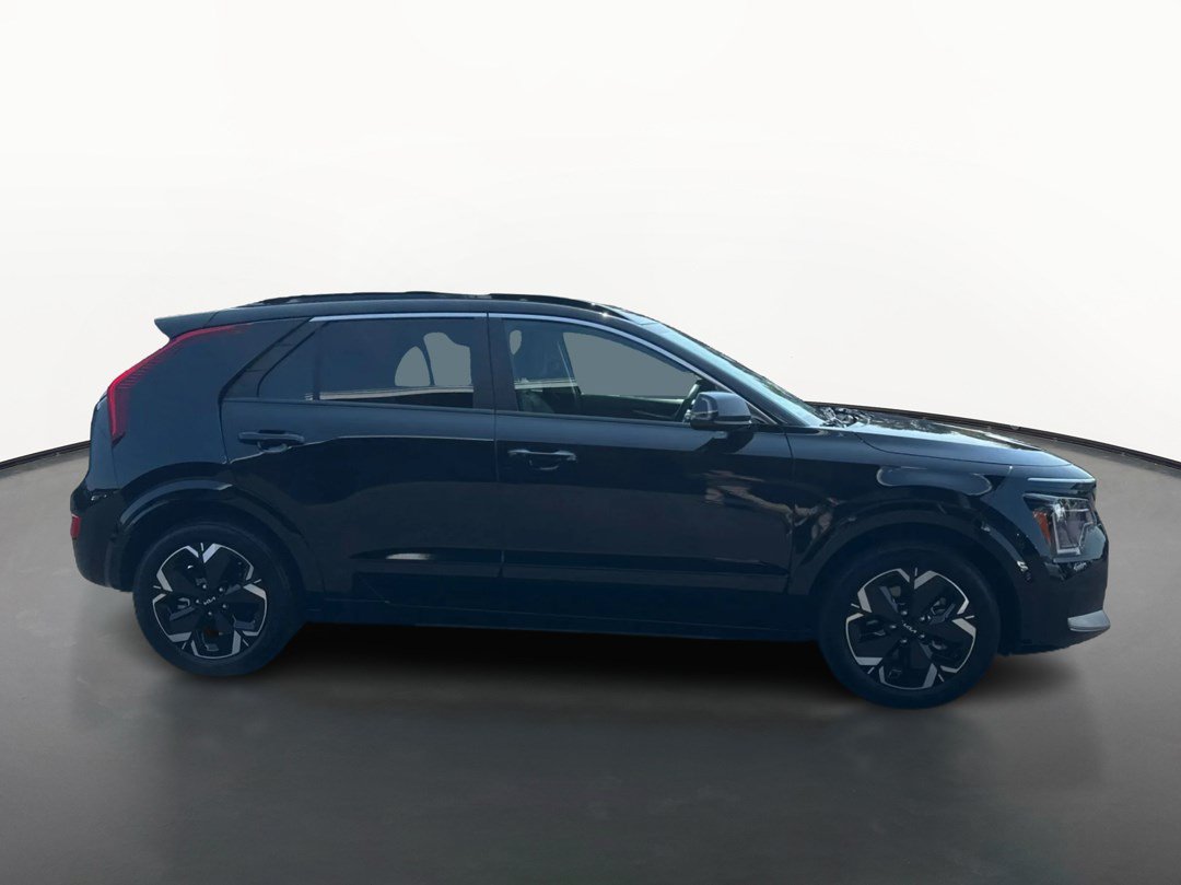 Used 2023 Kia Niro Wind w/ Wind Preserve Package FWD image 2