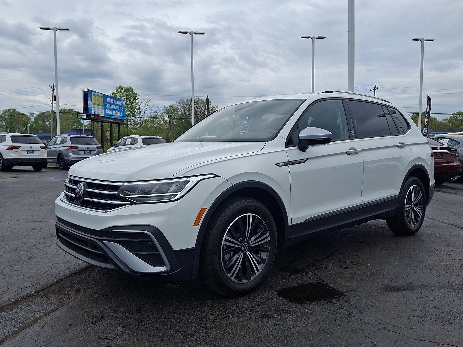 Certified 2024 Volkswagen Tiguan Wolfsburg Edition AWD/4WD image 3