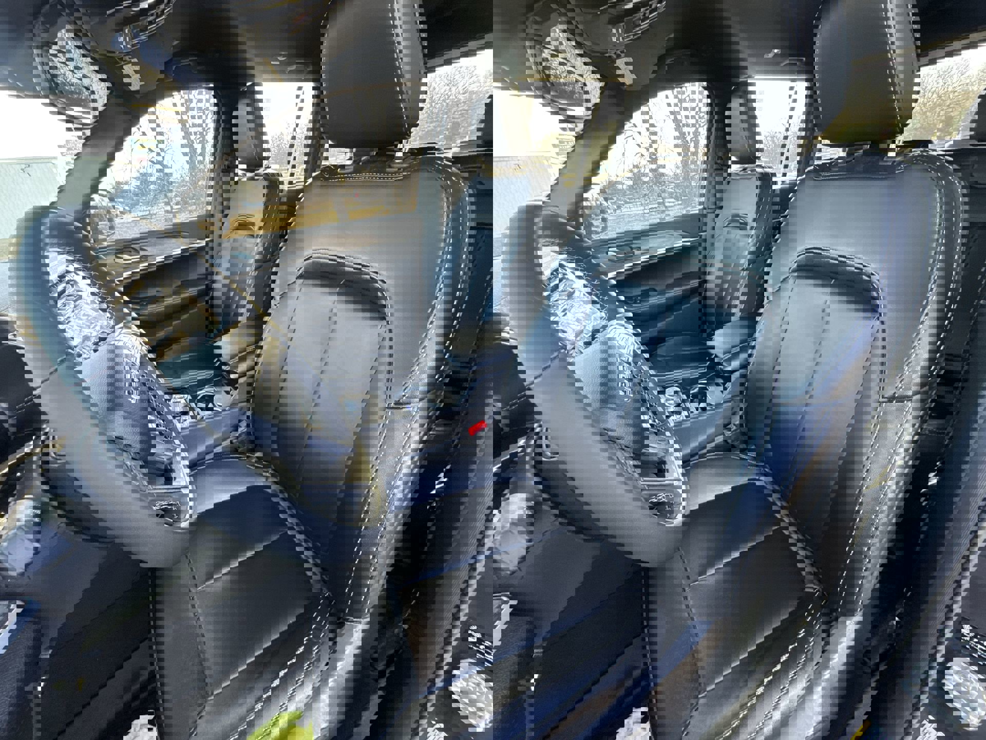 Used 2024 Jeep Grand Cherokee Limited w/ Black Appearance Package image 11