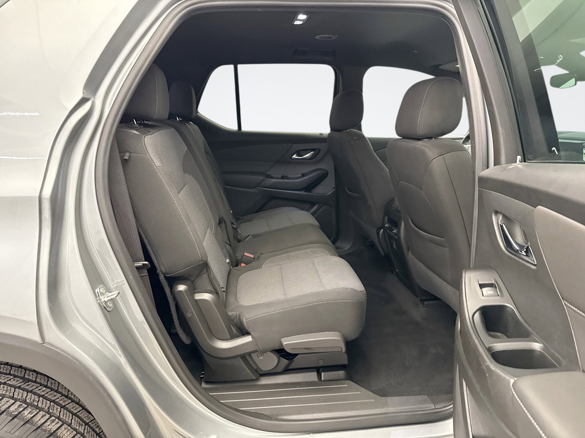 Used 2023 Chevrolet Traverse LT image 17