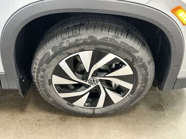 Used 2025 Volkswagen Tiguan S AWD/4WD image 5