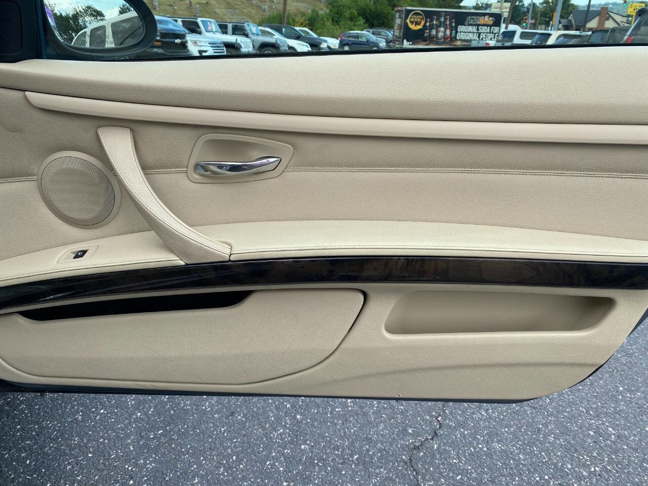 Used 2009 BMW 328i Convertible image 32