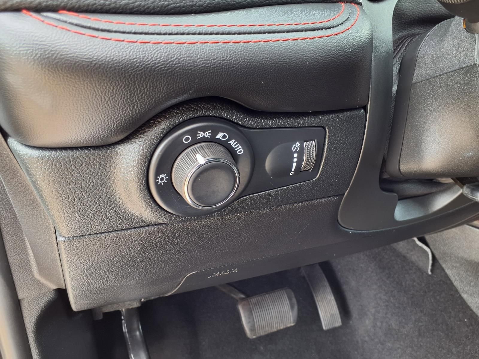 Used 2025 Dodge Durango GT AWD/4WD image 22