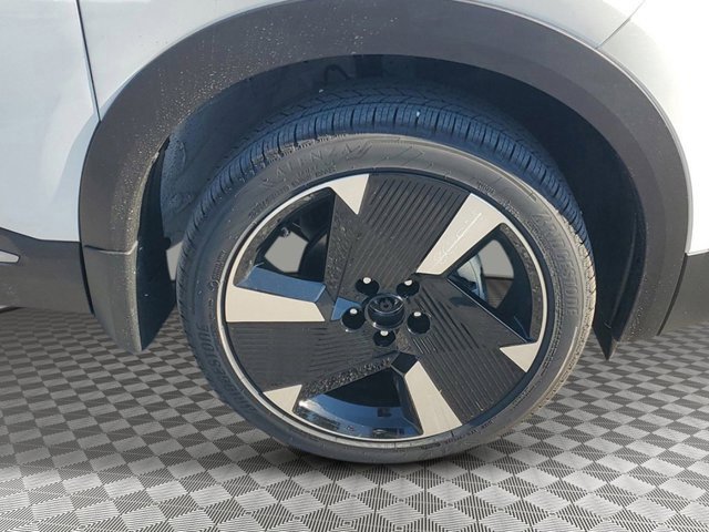 New 2026 Nissan Kicks SR image 8