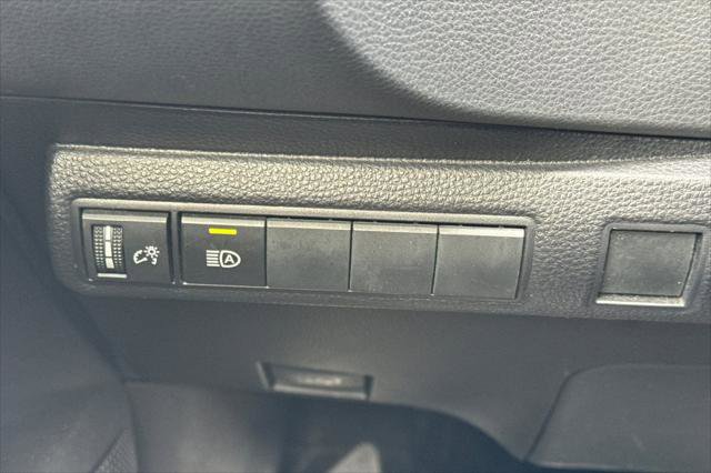 Certified 2024 Toyota Corolla SE w/ SE Premium Package FWD image 32
