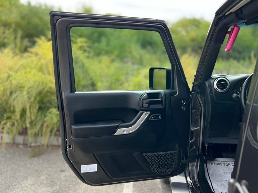 Used 2018 Jeep Wrangler Unlimited Sahara image 31