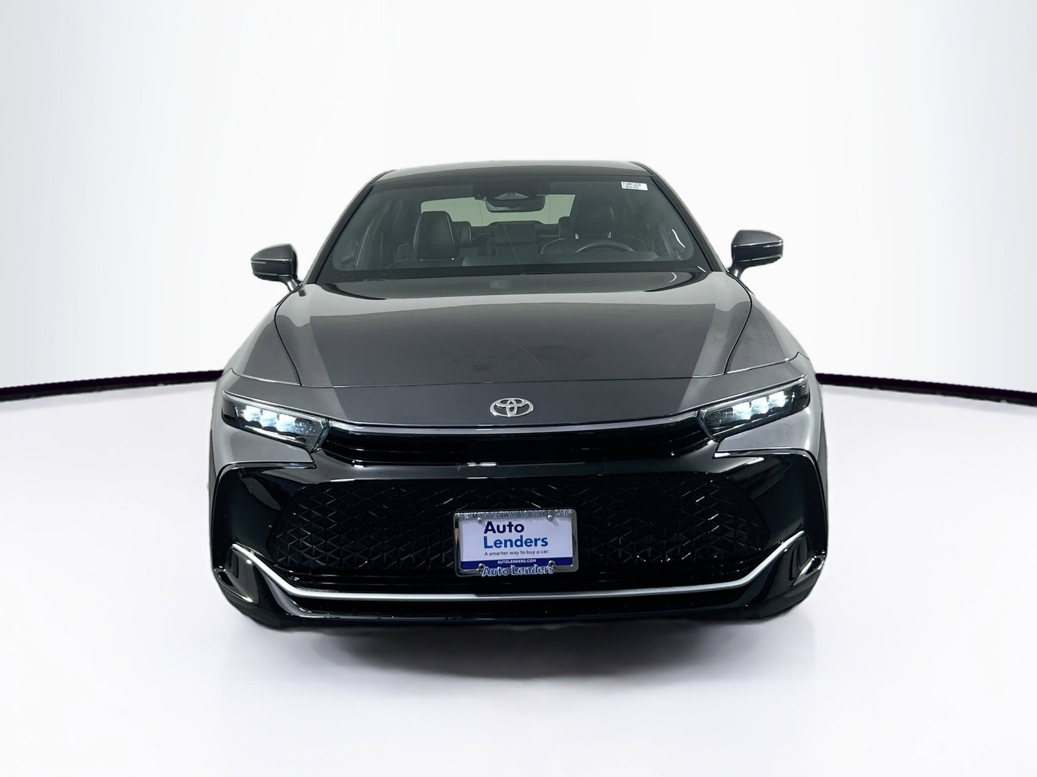 Used 2023 Toyota Crown Platinum image 2