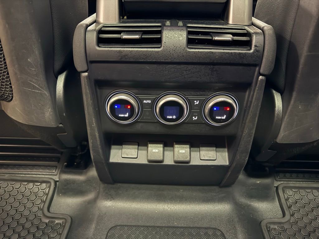 Used 2023 Land Rover Defender 130 SE AWD/4WD image 18