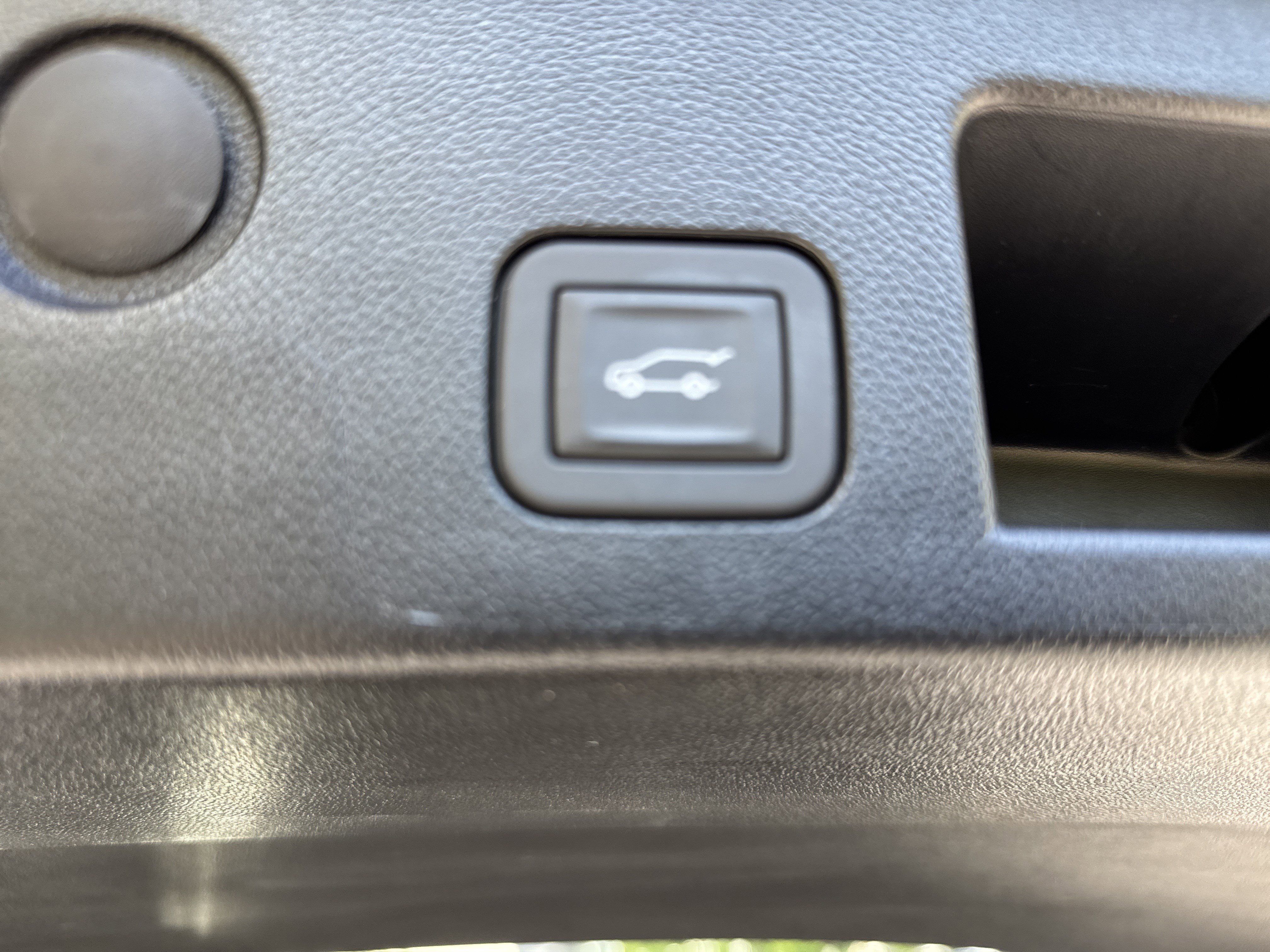 Used 2026 GMC Terrain Elevation w/ Elevation Premium Package FWD image 32