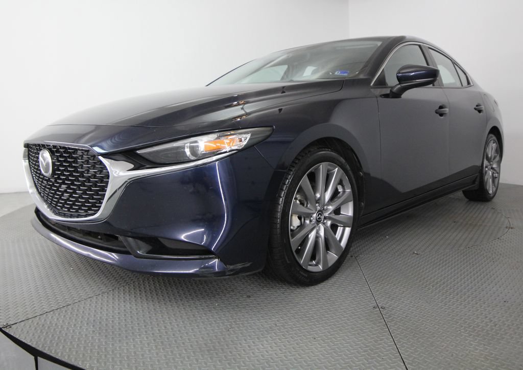 Used 2019 MAZDA MAZDA3 Sedan w/ Preferred Package FWD image 3
