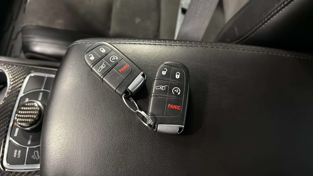 Used 2021 Jeep Grand Cherokee Altitude AWD/4WD image 39