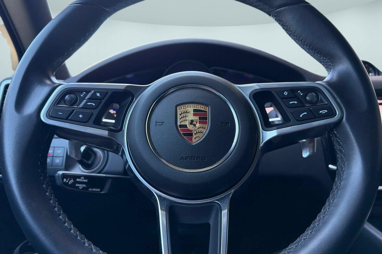 Used 2023 Porsche Cayenne AWD/4WD image 17