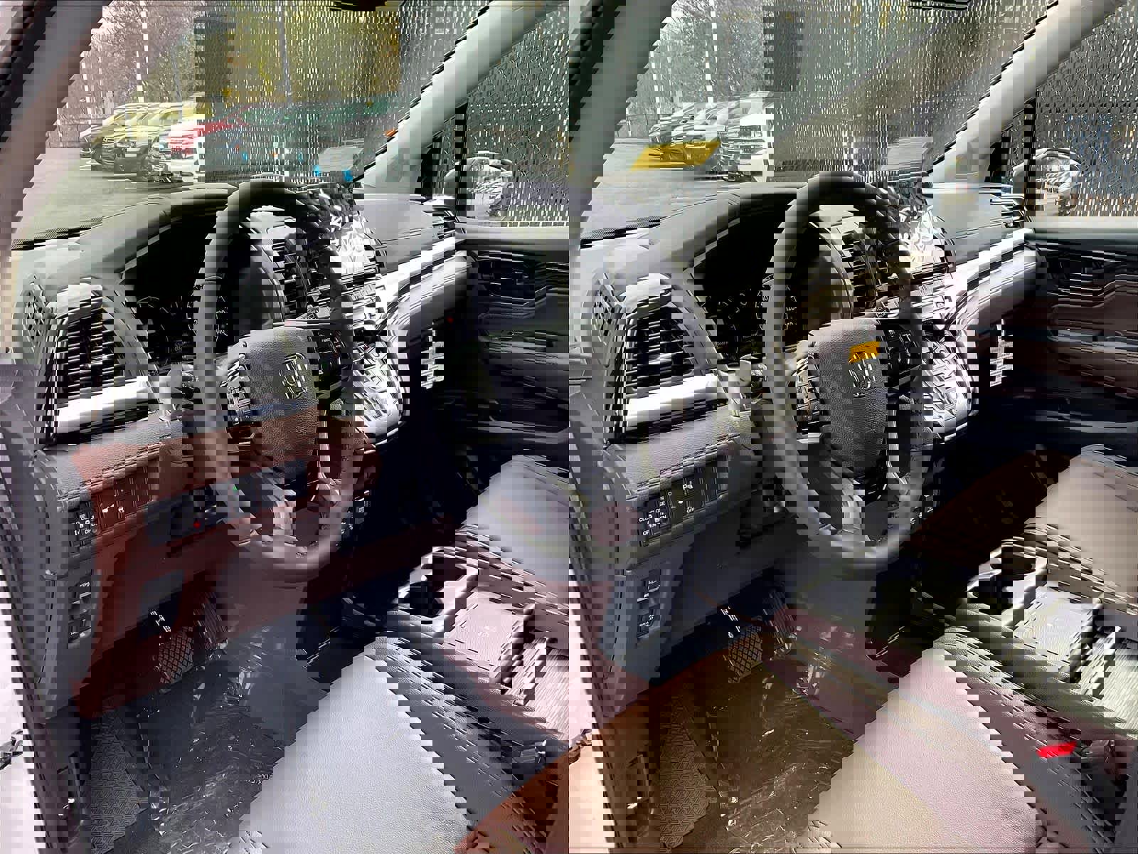 New 2026 Honda Odyssey Touring image 9