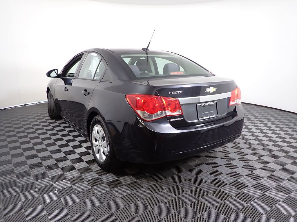 Used 2013 Chevrolet Cruze LS image 16
