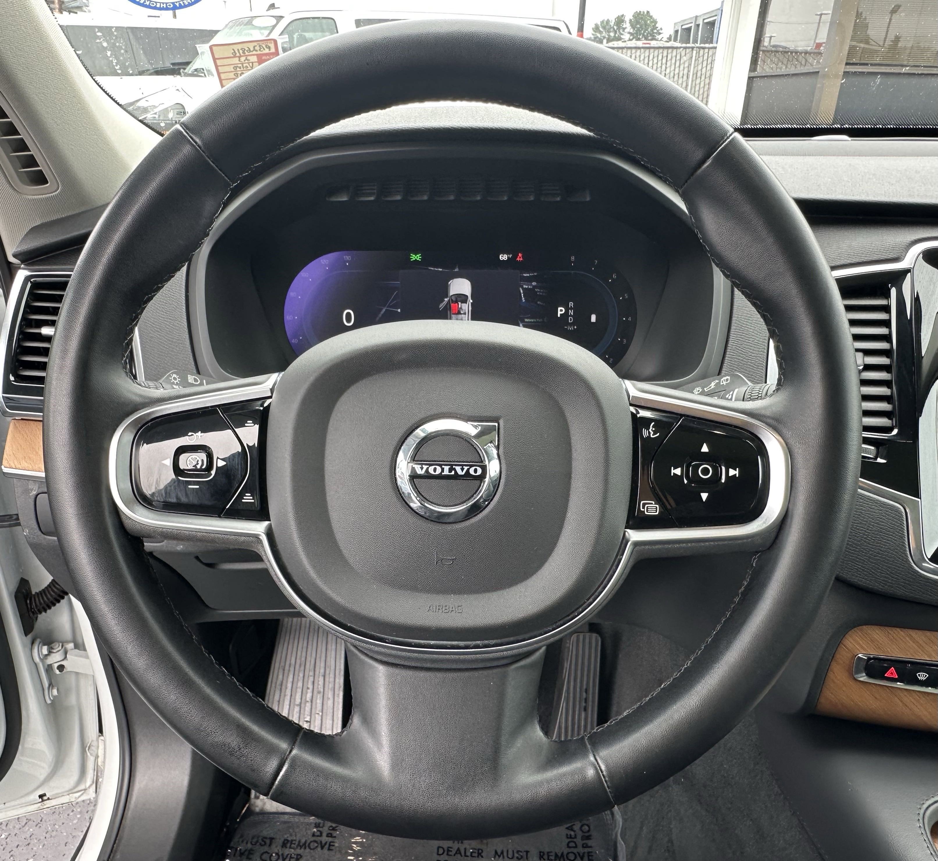 Used 2023 Volvo XC90 B5 Plus image 25
