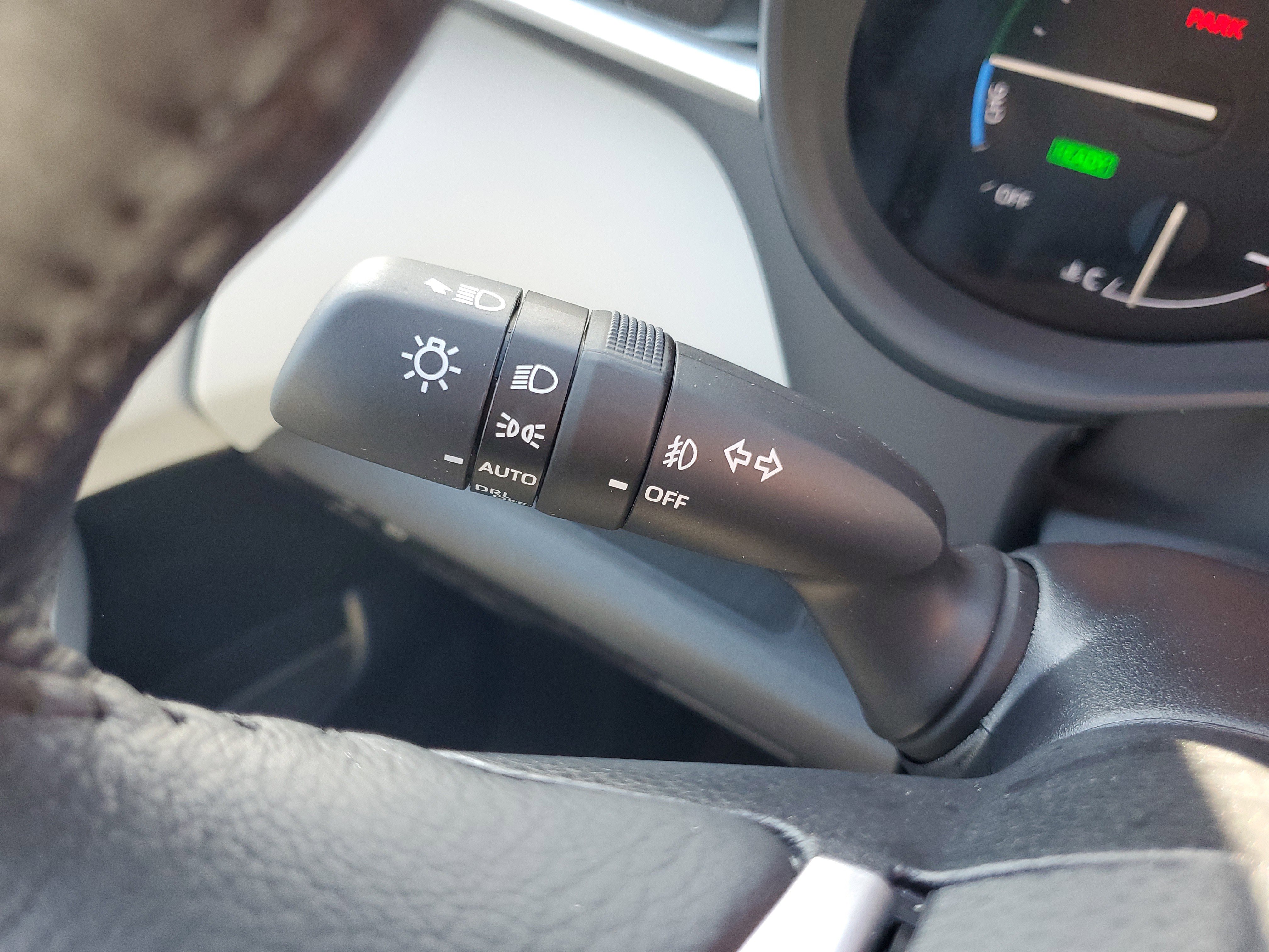 Used 2025 Toyota Sienna XLE image 31