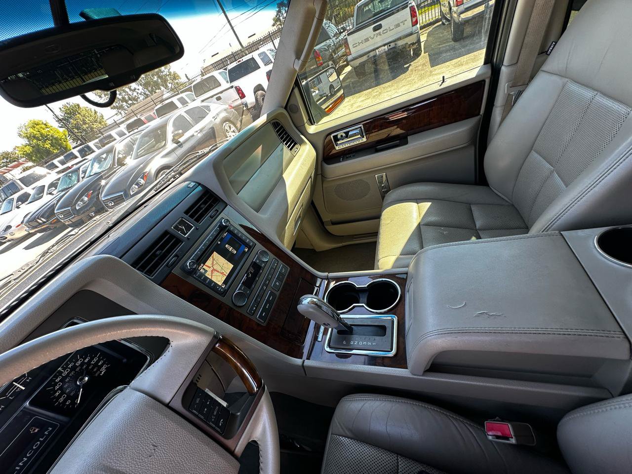 Used 2012 Lincoln Navigator 2WD image 80