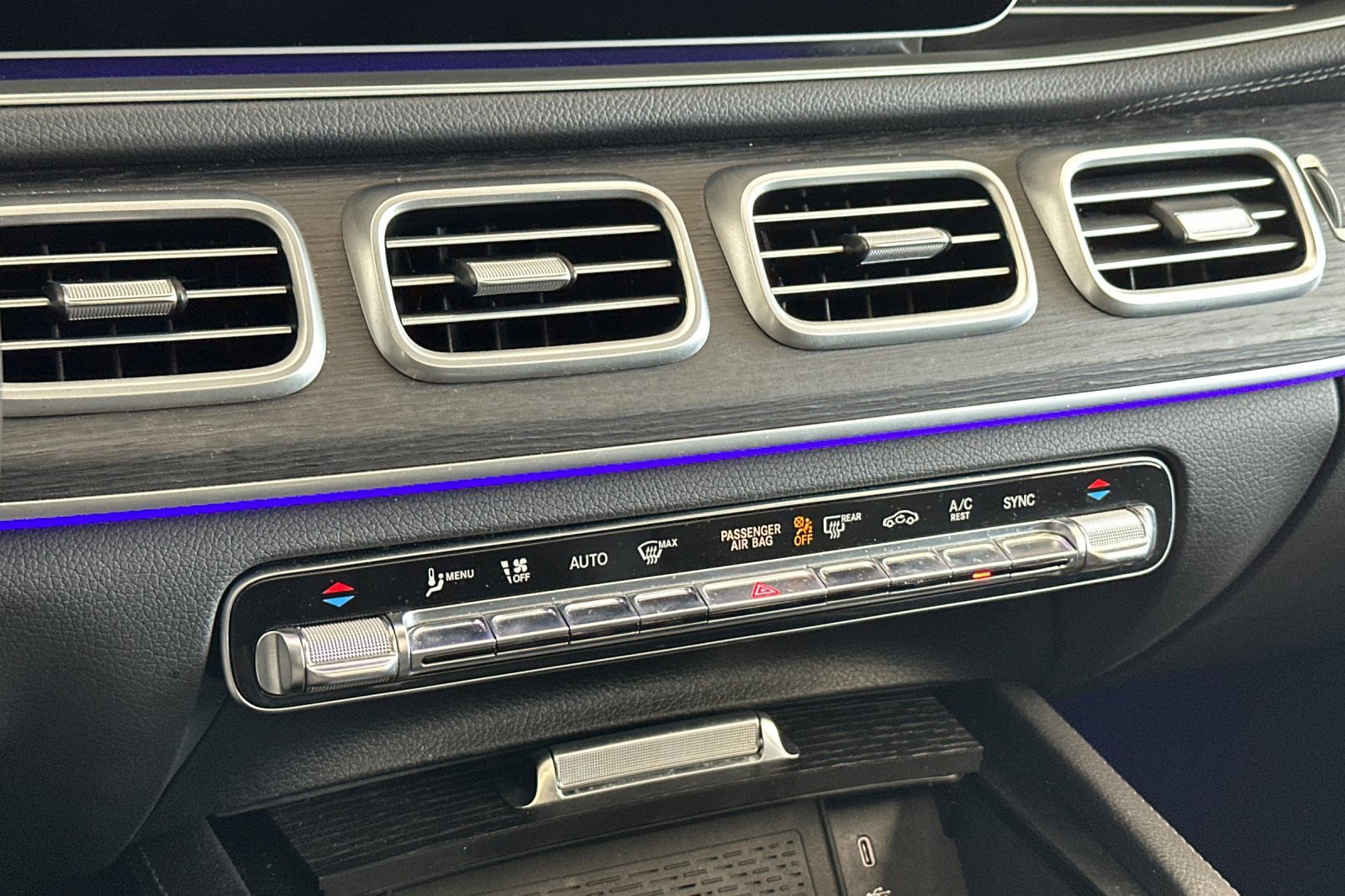 Used 2024 Mercedes-Benz GLS 450 4MATIC image 22