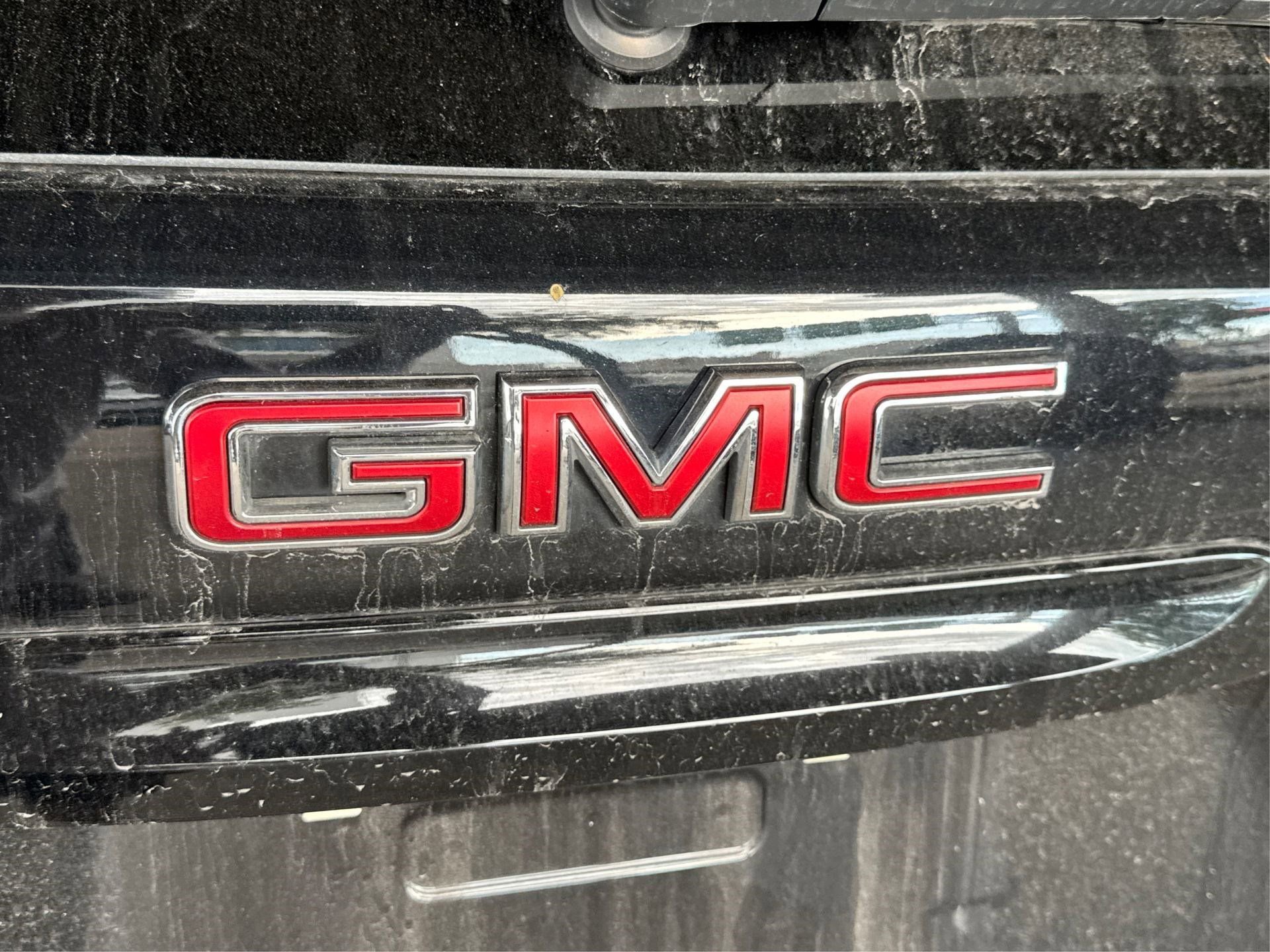 Used 2023 GMC Terrain SLE w/ Elevation Edition image 18