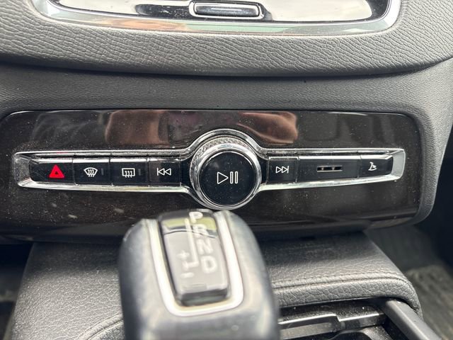 Used 2018 Volvo XC90 T5 Momentum w/ Convenience Package AWD/4WD image 29