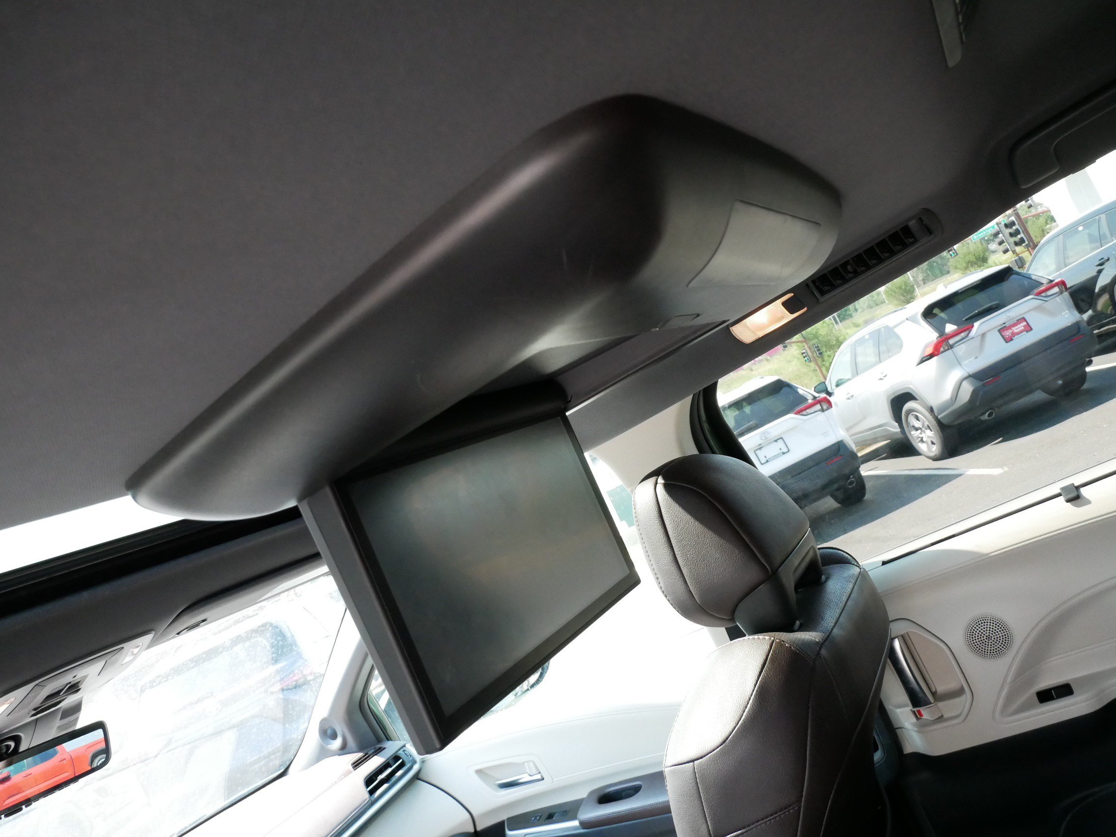 Certified 2021 Toyota Sienna Platinum FWD image 30