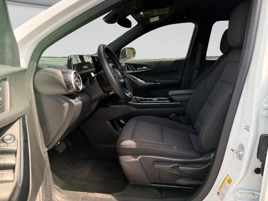 Used 2025 Chevrolet Equinox LT FWD image 10