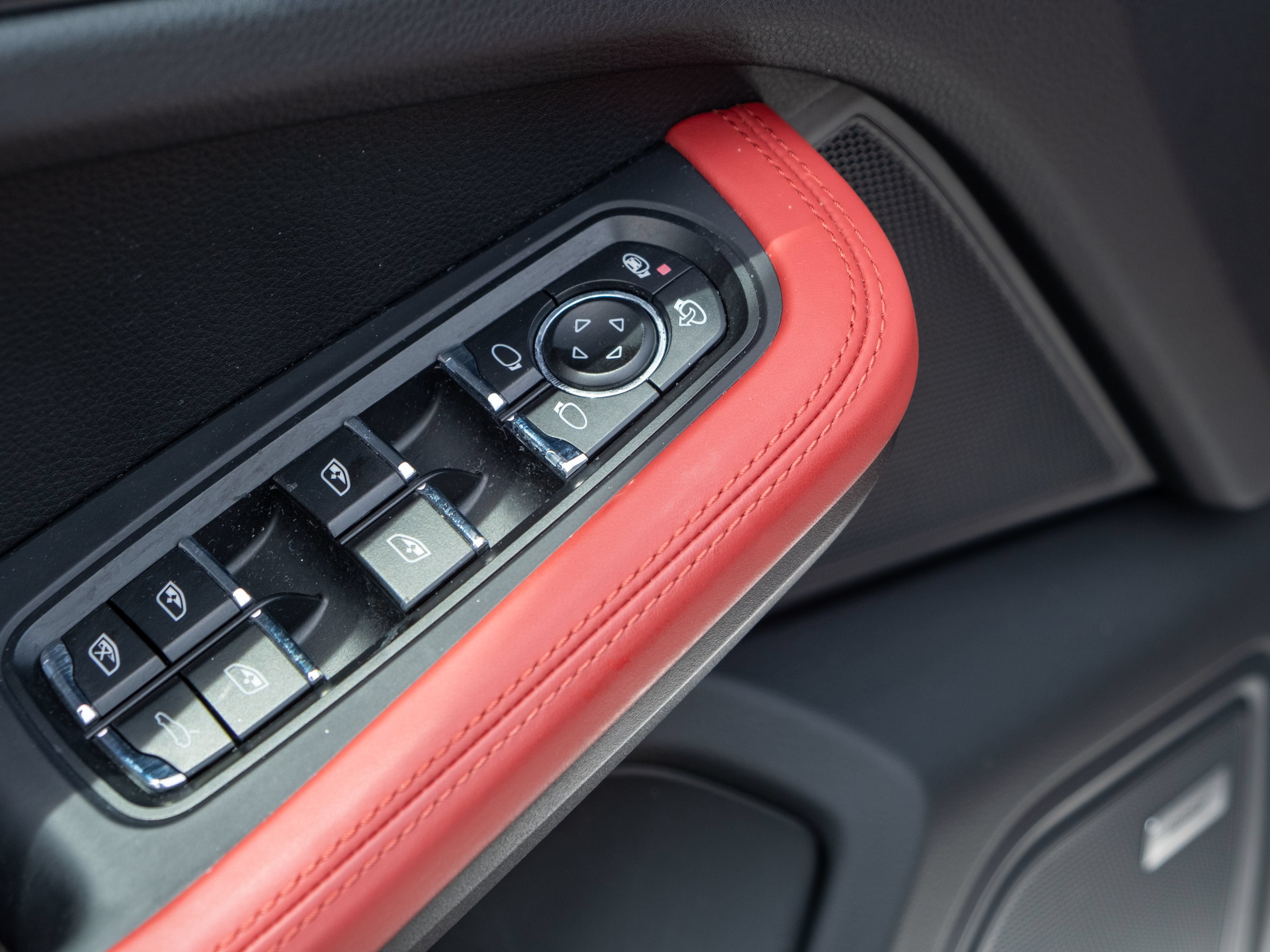 Certified 2021 Porsche Macan S AWD/4WD image 42