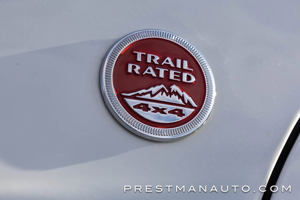 Used 2023 Jeep Renegade Trailhawk image 38