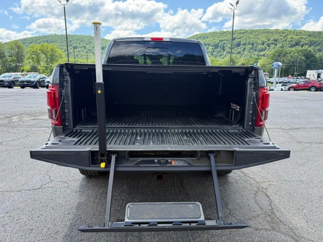 Used 2016 Ford F150 Lariat w/ Equipment Group 502A Luxury AWD/4WD image 5
