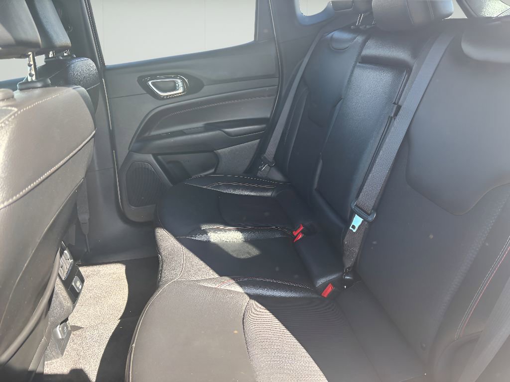 Used 2024 Jeep Compass Trailhawk image 32