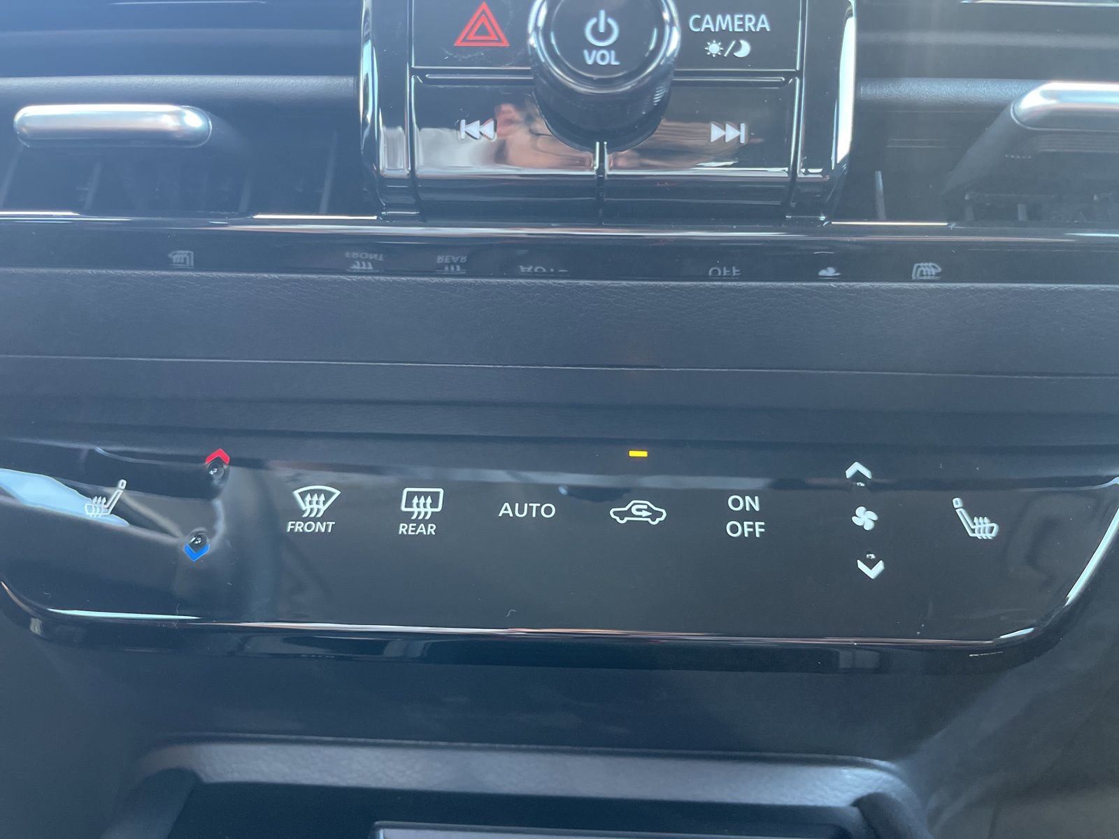 New 2026 Nissan Kicks SR w/ Cold Weather Package image 23