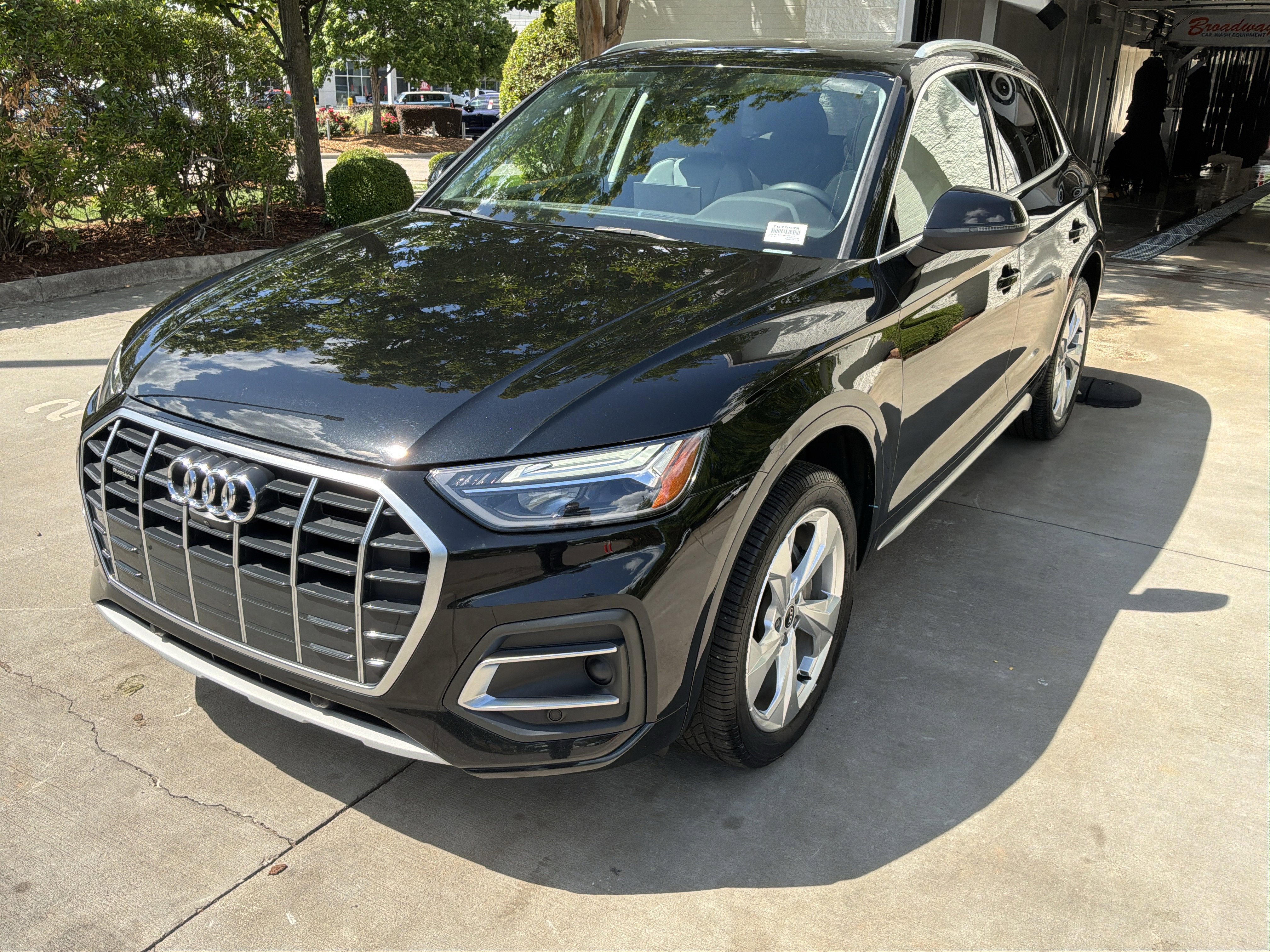Used 2021 Audi Q5 2.0T Premium Plus w/ Premium Plus Package AWD/4WD image 5