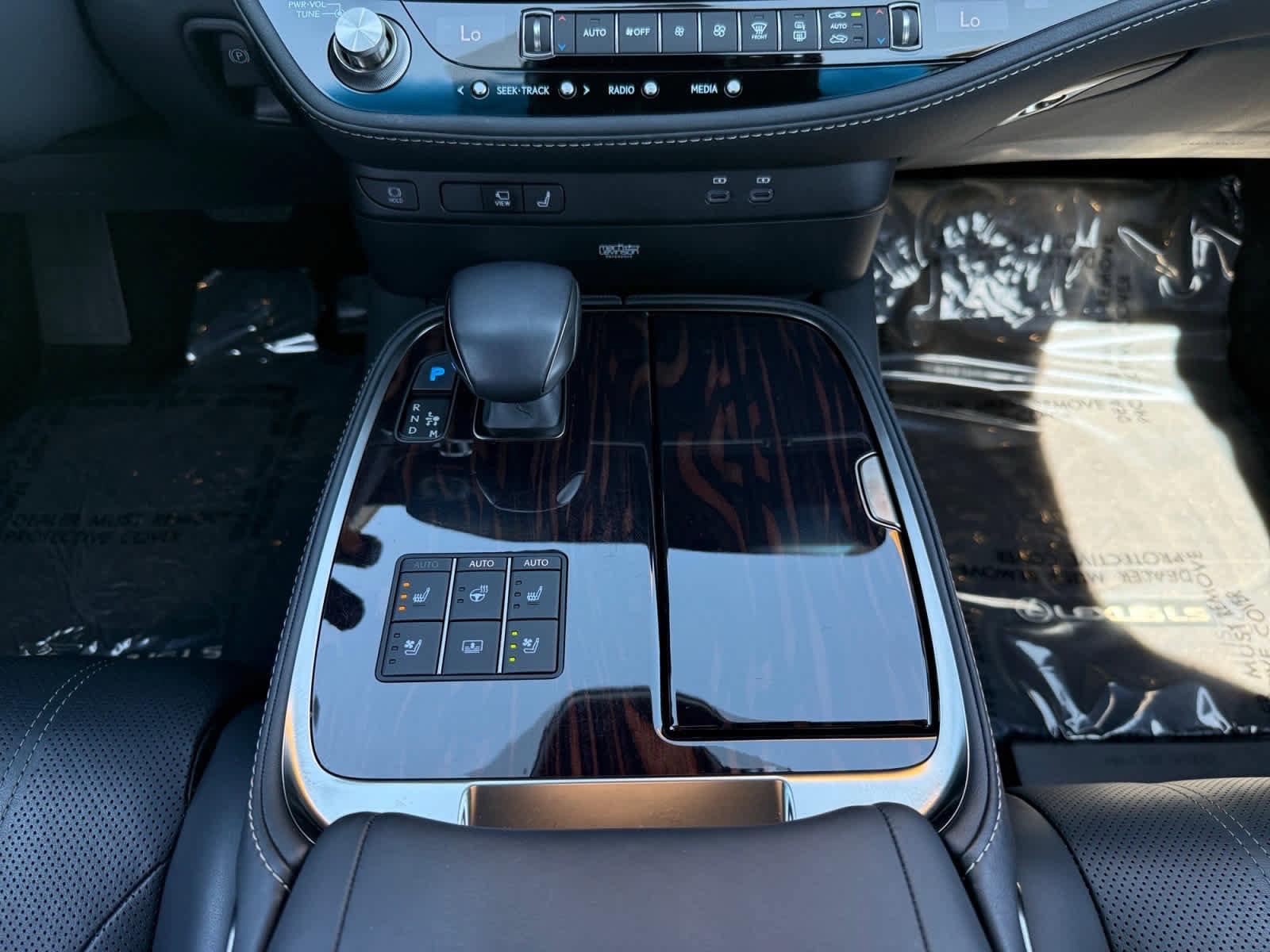 Used 2023 Lexus LS 500 w/ Interior Upgrade Package image 15