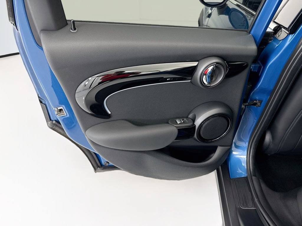 Certified 2023 MINI Cooper S FWD image 29