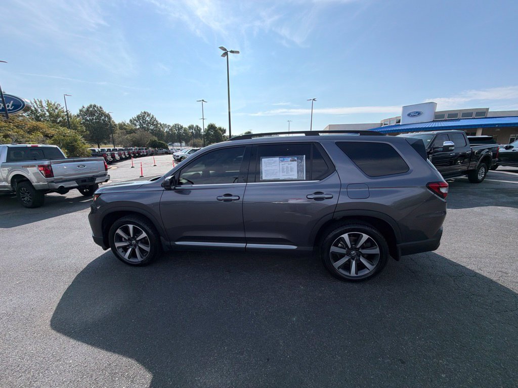 Used 2025 Honda Pilot Touring image 47